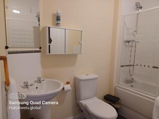 Marvyn-Five House-Huku Kwetu-3 Bedroom-Fully furnished-Quiet - Nottingham - 4