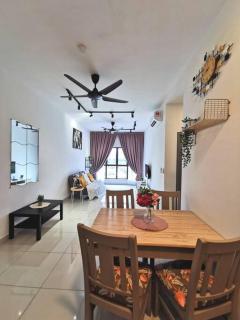 8 Traders Garden 1BR Pool View Internet Netflix - Cheras - 7