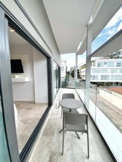 1BR condo de lujo a pasos del mar y de la 5ta avenida - 2