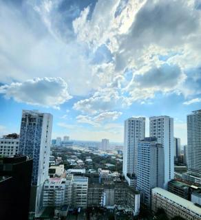 Modern Hotel-type Studio near Greenbelt Netflix 100mbps - Manila - 1
