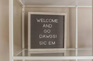 Meet Me in Athens I Beautiful 4-Bdrm House I 1 Mile to DT and Mins to UGA - Athens - 5