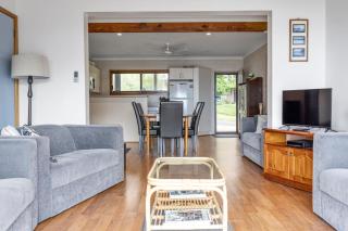 Seahorse - 4BR home moments to Hyams Beach - Hyams Beach - 5