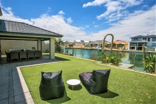 CHILLAX HOUSE - Luxury, Canals, Jetty, Family Friendly - Sleeps 14 in Style! - Mandurah - 8