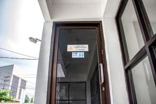 Samar Wulu Guest House Syariah Mitra RedDoorz near Ketapang - Ketapang - 5