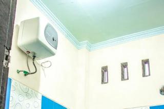 Samar Wulu Guest House Syariah Mitra RedDoorz near Ketapang - Ketapang - 7