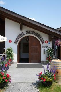 Hotel Surselva - Surcuolm - 9