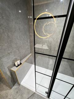 Modern Town-Centre Apartment - Dumfries - 1