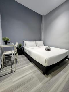 Gurney Coast Guest House by Sky Hive - 9