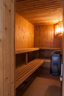 Poachers & Old Toms, Ivy Tower Holiday Cottages - 2