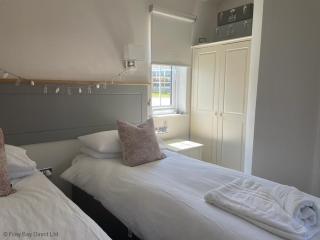 Lakeside Retreat at The Bay Filey, sleeps 4, 2 non-shedding dogs welcome for free - Filey - 6