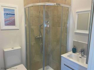 Lakeside Retreat at The Bay Filey, sleeps 4, 2 non-shedding dogs welcome for free - Filey - 6