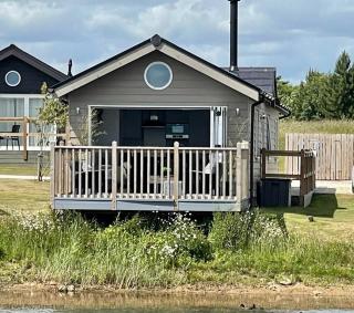Lakeside Retreat at The Bay Filey, sleeps 4, 2 non-shedding dogs welcome for free - Filey - 4