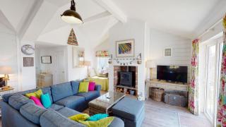 Blue Moon at The Bay Filey, sleeps 4-5, 2 dogs welcome - 9