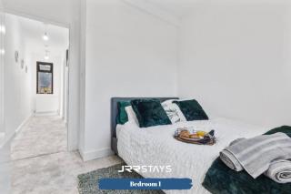 Burton on Trent - 3 Bedroom, Sleep 7, Wi-Fi - JRR Stays - Burton upon Trent - 5