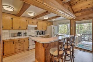 Ski and Soak Hot Tub Haven in Tahoe City! - Tahoe City - 1