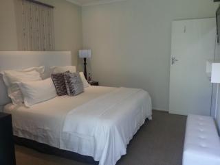 Rosebank Lodge Guesthouse by Claires - Johannesburg - 8