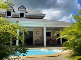 MAGNIFIQUE VILLA AVEC PISCINE ET JARDIN - Sainte-Rose - 9