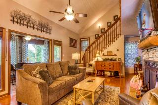 Cozy Cabin with Mountain Views Near SkyLift Park! - Gatlinburg - 6