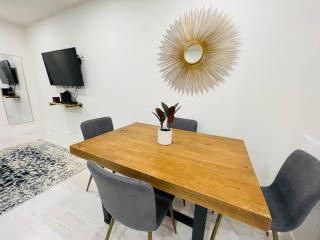 78-3A Luxury BRAND NEW Modern 1BR W&D - New York - 4