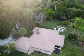 Beautiful Vacation Home Across From Lake Okeechobee - Okeechobee - 8
