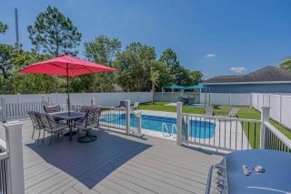 Immaculate Upper Level Apartment With Putting Green and Pool! Pet Friendly 3 Bedroom - 2 Bath Unit B - Myrtle Beach - 2
