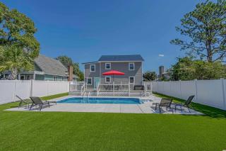 Immaculate Upper Level Apartment With Putting Green and Pool! Pet Friendly 3 Bedroom - 2 Bath Unit B - Myrtle Beach - 1