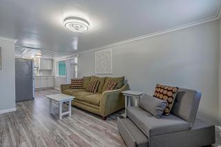 Immaculate Lower Level Apartment With Putting Green and Pool! Pet Friendly! 3 Bedroom- 2 Bath Unit A - Myrtle Beach - 1