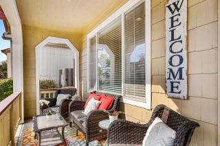 Brand New Listing – Windsor “Winetopia” Getaway - Windsor - 9