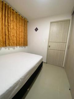 Apto a pasos del lago - 5