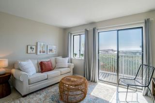 Beachfront Stylish Condo - Stunning Views! - Gulf Shores - 0