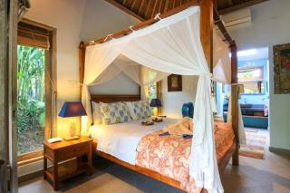Bungalow Jepun at Villa Semua Suka - Ubud - 5