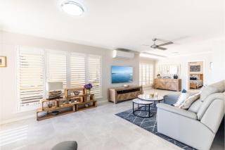 Sandy Beach House Corlette Unit 1 Waterfront WI-FI Aircon - Corlette - 1