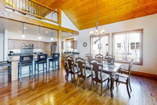 Lakefront Paradise - 6