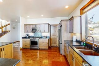 Lakefront Paradise - 1