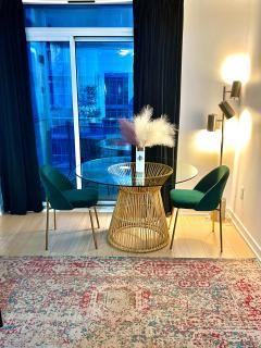 Stunning condo wit amazing view 5mins from cntower - 1