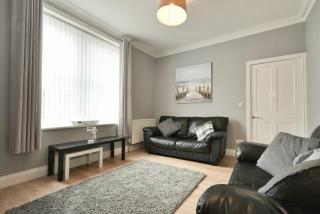 Hillcrest - Seahouses - 2