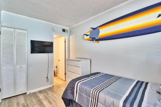 Beach &nightlife 3BR/2.5 BA service dog friendly - 2