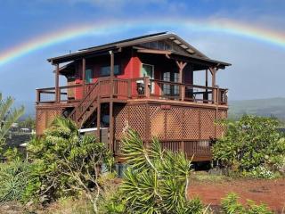 COZY OFF GRID LAVA HOME - 2 Stories, Ocean View - 0