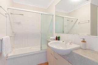 Sunrise Cove- 2BR Waterfront Apartment by uHoliday - 1
