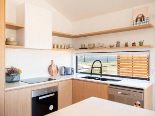 Luxurious Waterfront home in the North of Hobart - 1