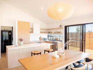 Luxurious Waterfront home in the North of Hobart - 7