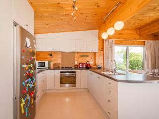 Onemana Lookout - Onemana Holiday Home - Opoutere - 2