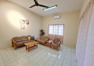 Air-home No 9 Kampung Boyan, 4BR, 9pax, Netflix - Taiping - 2