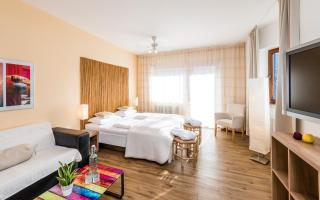 Hotel Bamboo - 3