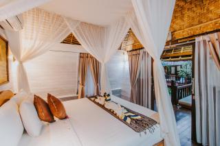 Alam Nusa Bungalow Huts & Spa - 1