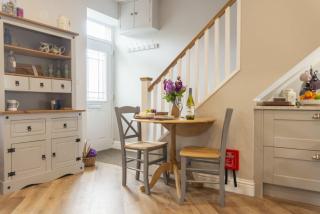 Wisteria Cottage - 4