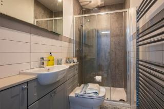 Wisteria Cottage - 1