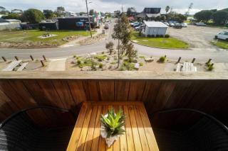 Modern air-conditioned 3-bedroom townhouse in centre of Cape Woolamai - Cape Woolamai - 5
