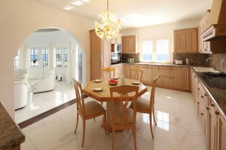 Luxury Puerto Del Carmen Villa 4 Bedrooms La Perla Modern Furnishings Stunning Sea Views - Tías - 5