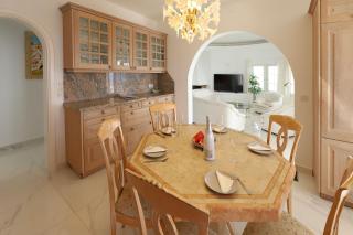 Luxury Puerto Del Carmen Villa 4 Bedrooms La Perla Modern Furnishings Stunning Sea Views - Tías - 2
